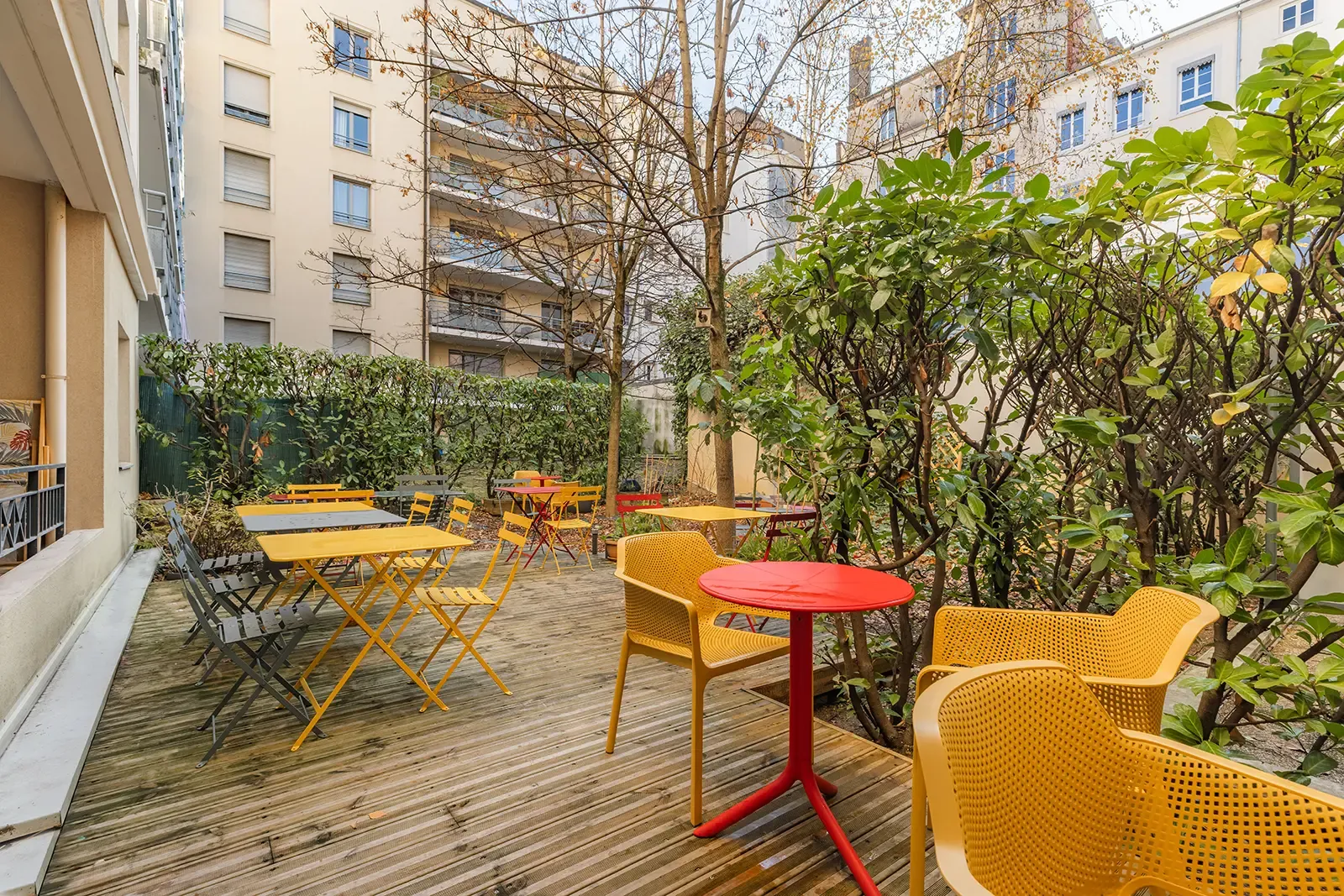 Terrasse Appart’City Lyon Garibaldi avec mobilier extérieur