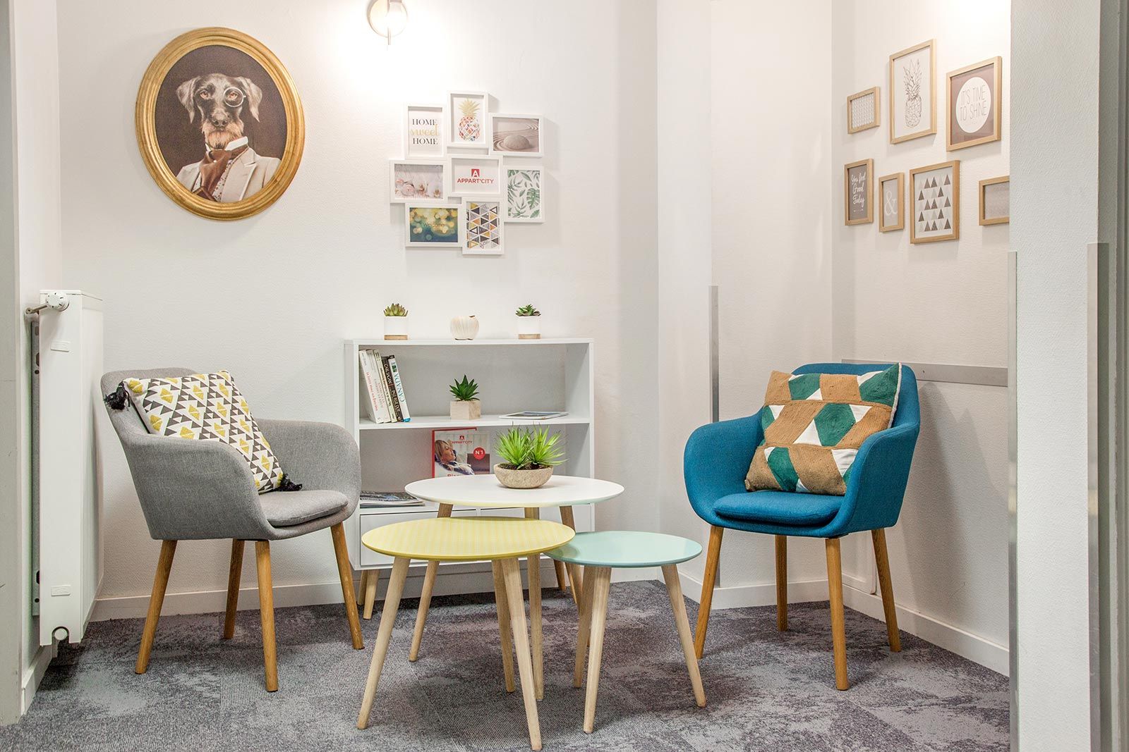 Appart’City Lounge Annemasse Zentrum mit Sesseln