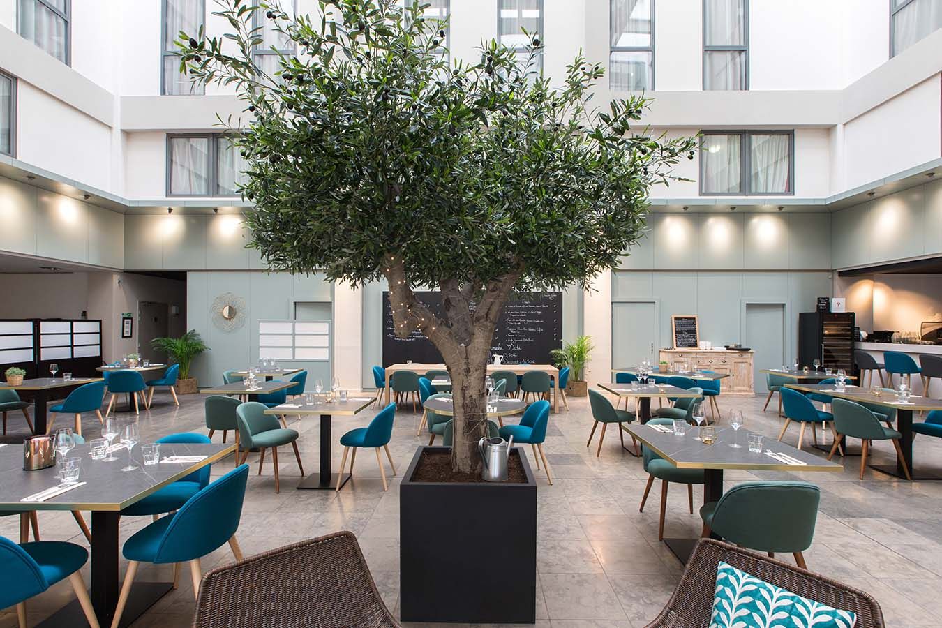 Restaurant Bistrot City Lyon Part-Dieu mit Tischen