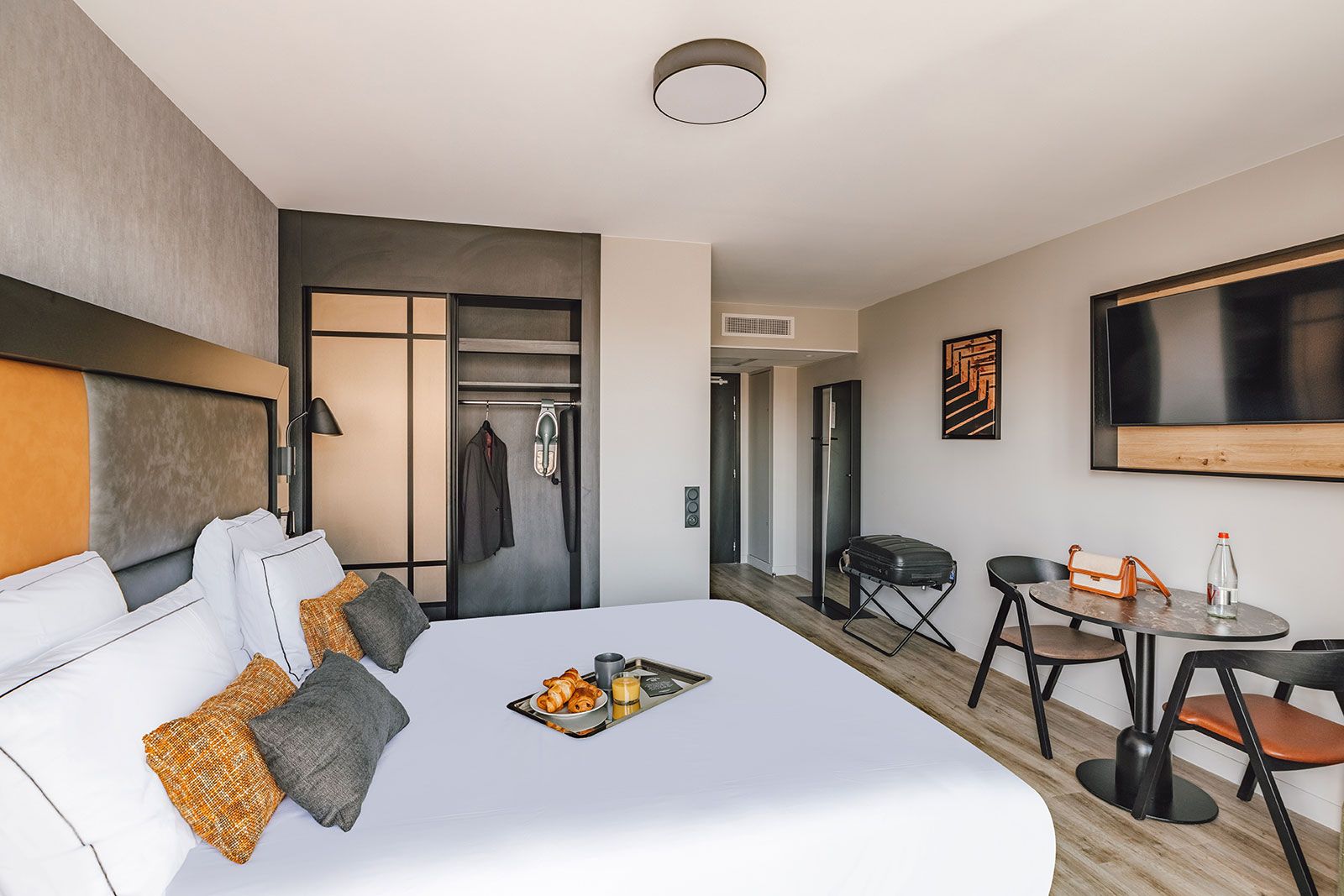 Appart’City Paris Gare de Lyon con cama y comedor