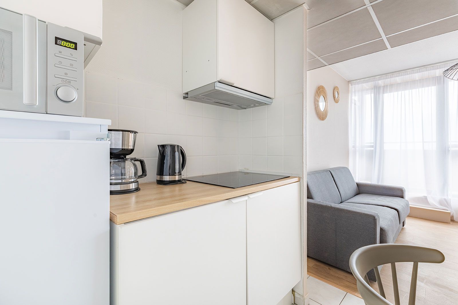 Cocineta Appart’City Burdeos Centro con zona de estar