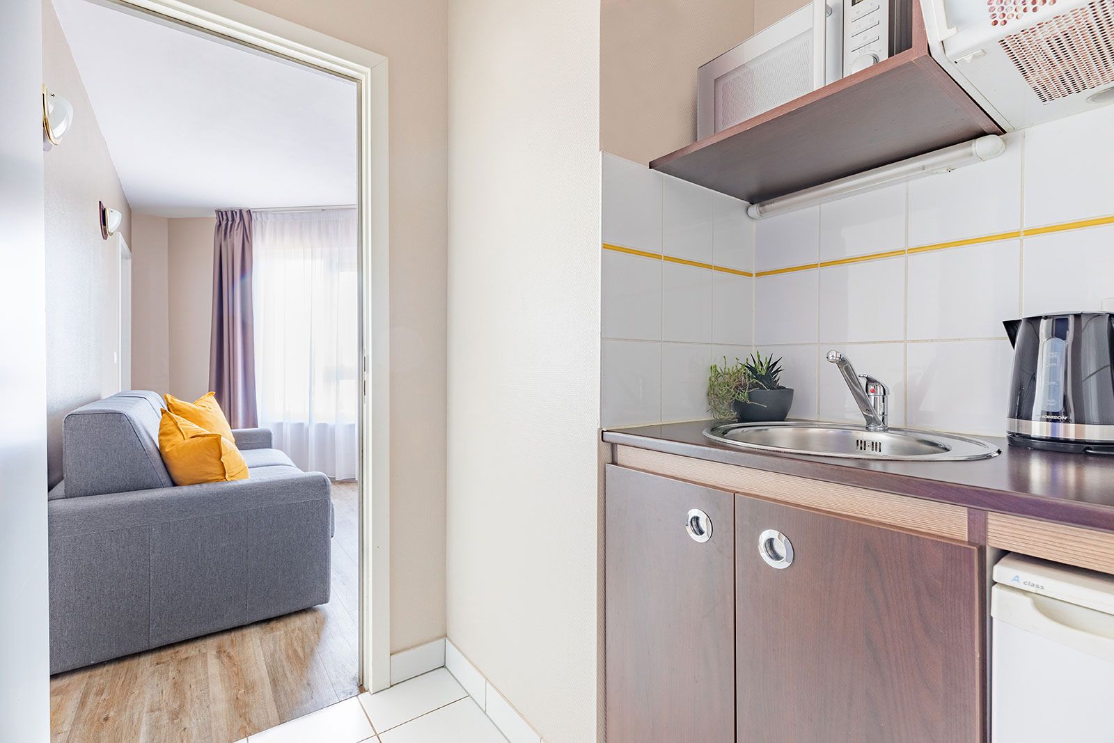 Ausgestattete Küchenzeile im Appart’City Arlon