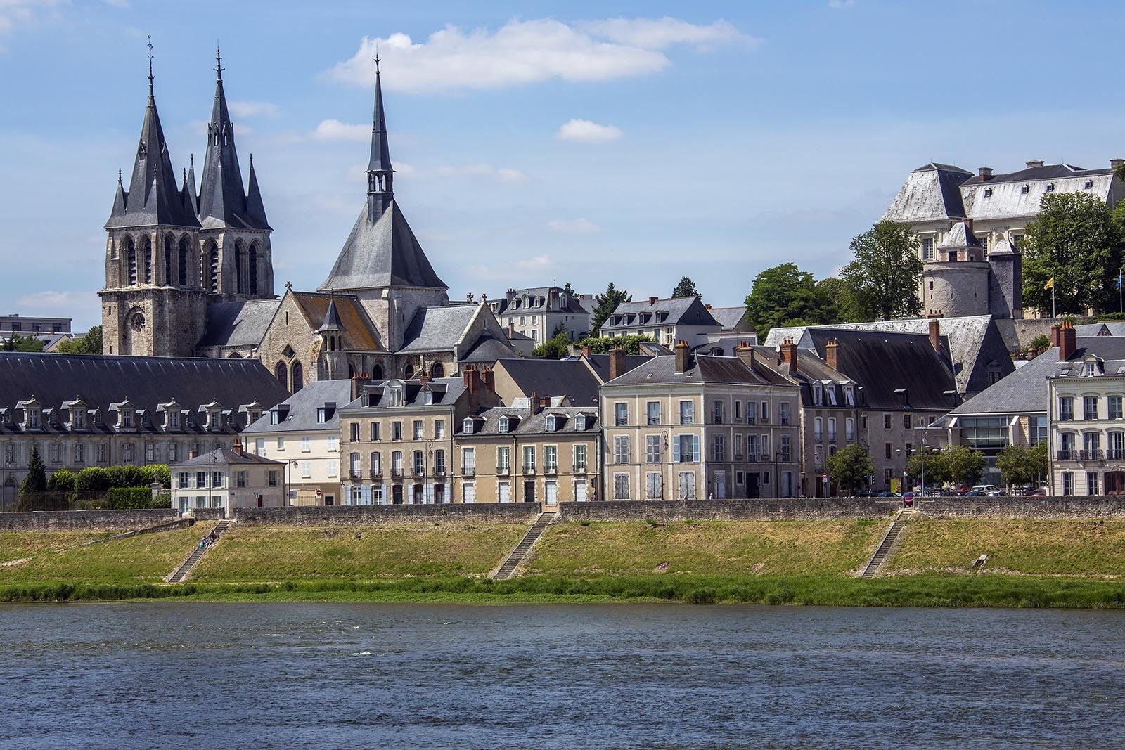 Blick auf die Altstadt von Blois an der Loire